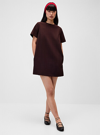 Twik: La robe t-shirt cr&ecirc;pe extensible Brun  pour femme