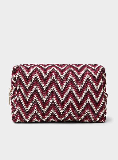 Zigzag cosmetics case with bottles
