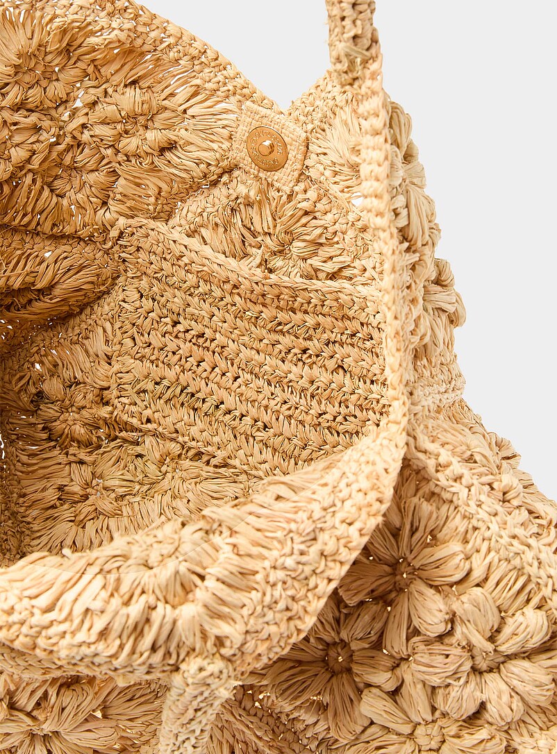 3D flower braided raffia tote bag product image 3