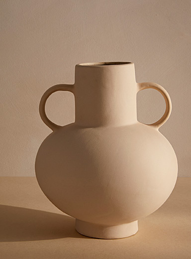 Le vase sculptural verre ambré, Simons Maison