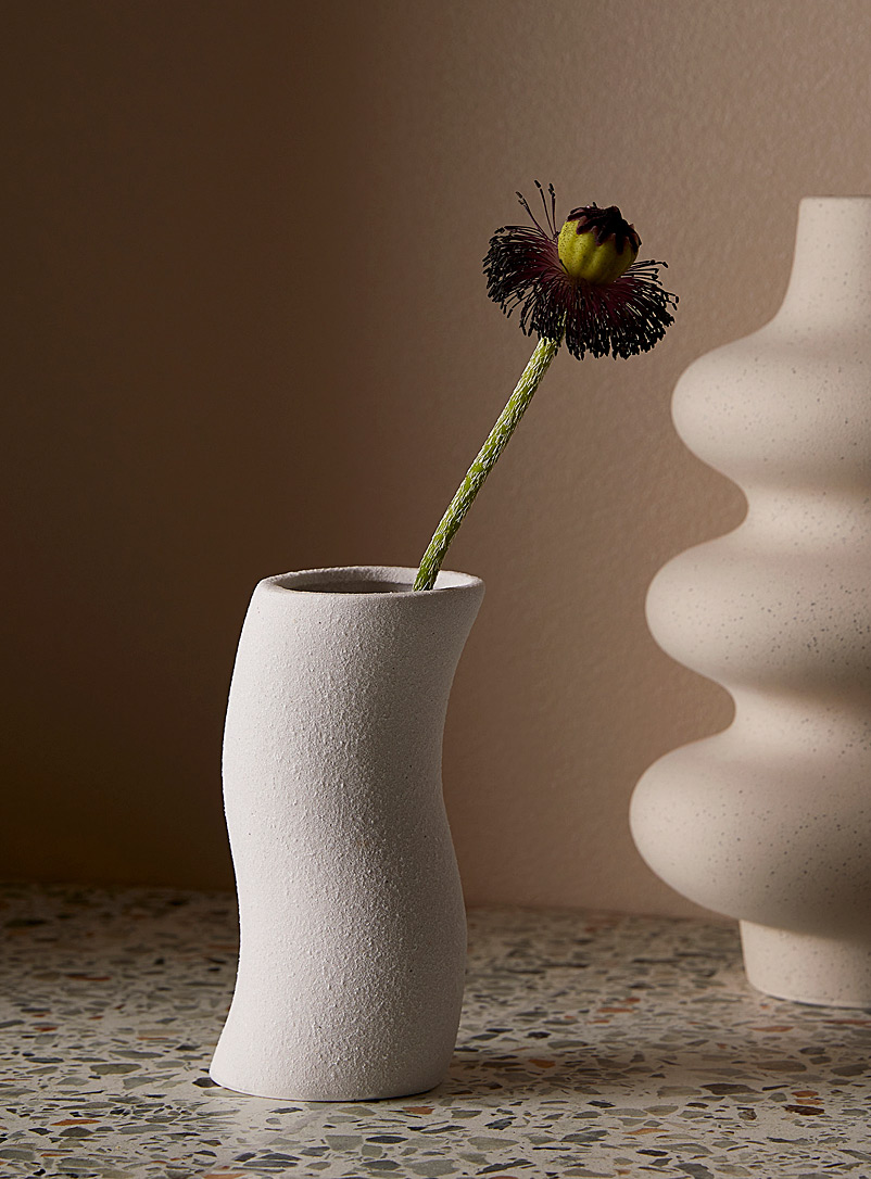 Simons Maison White Curved silhouette vase