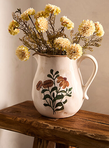 Le vase cruche fleurs peintes