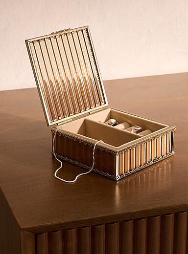 Antique-charm jewellery box