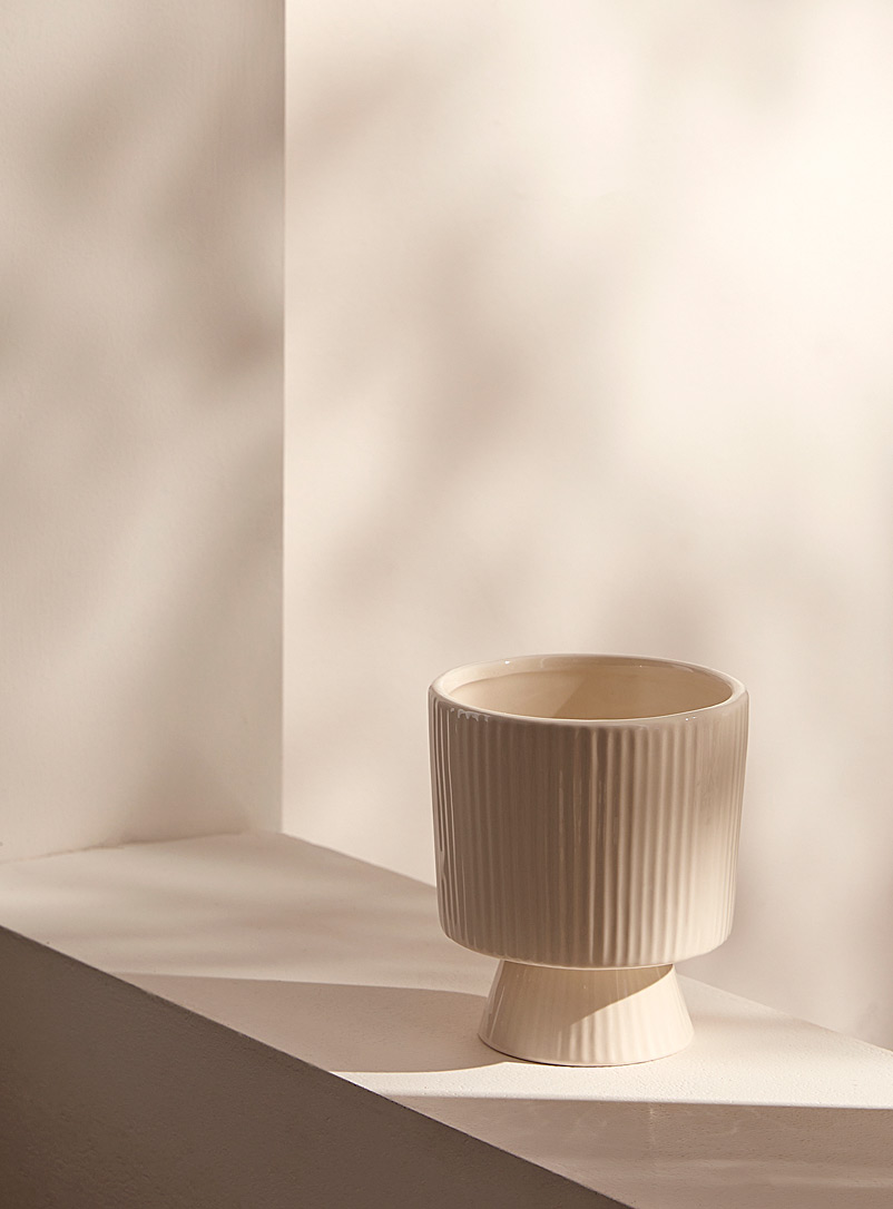 Grooved footed planter 4.75 in product image 2
