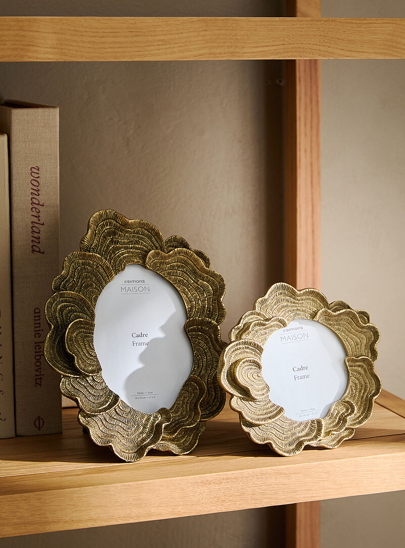 Resin seashells oval frame product image 3
