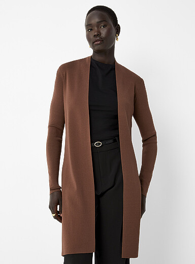 Le cardigan allong&eacute; ouvert