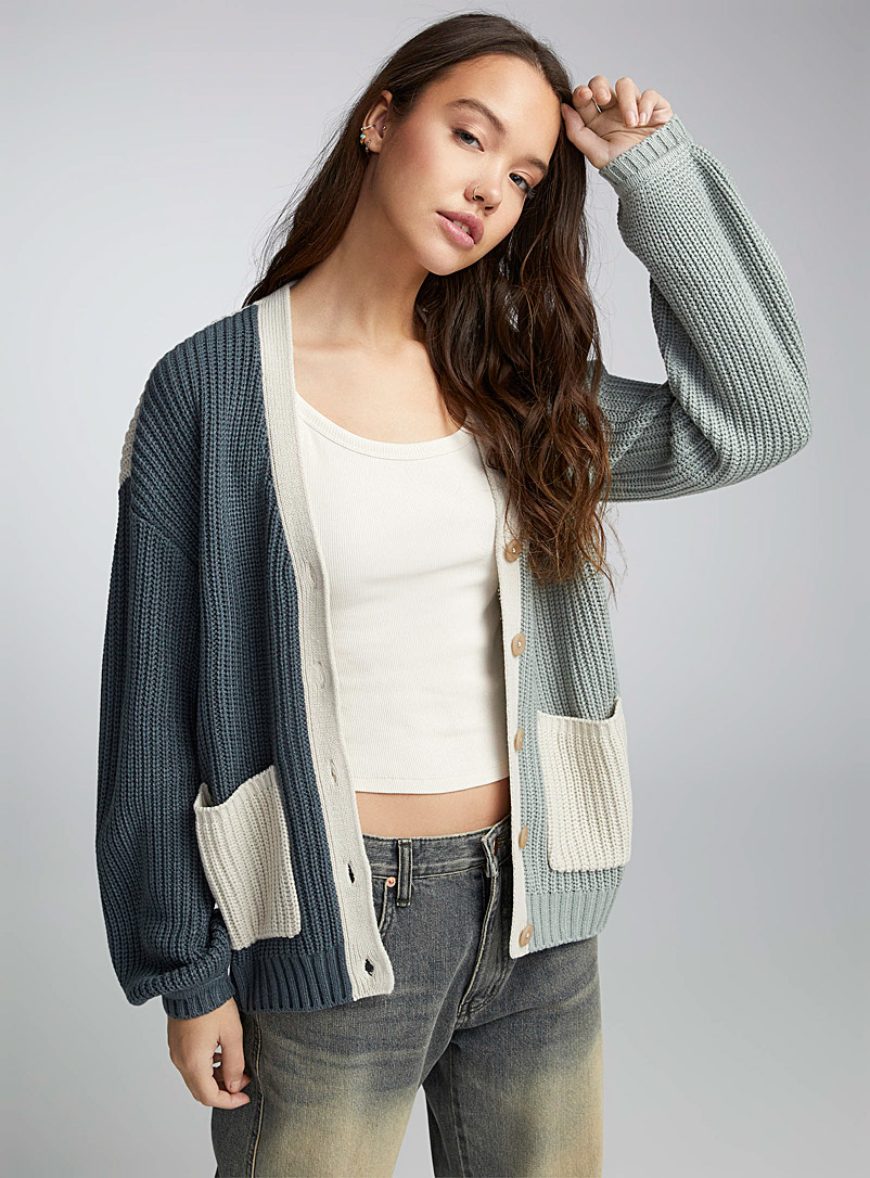 https://imagescdn.simons.ca/images/15233-210170-46-A1_2/buttoned-rib-knit-cardigan.jpg?__=52