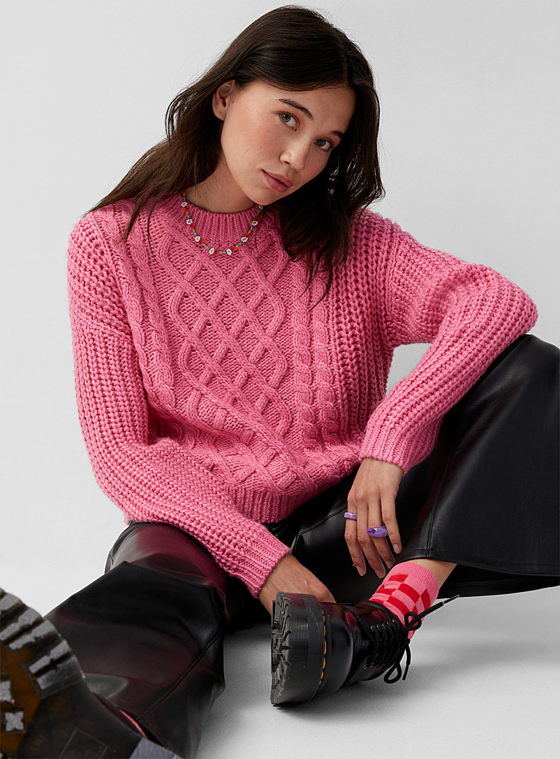 Twik: Le pull tricot dense Rose pour femme