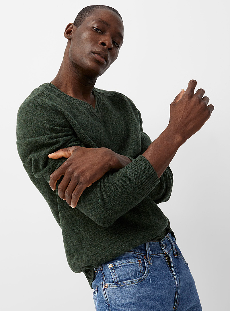 Le 31 Mossy Green Recycled lambswool V-neck sweater for men
