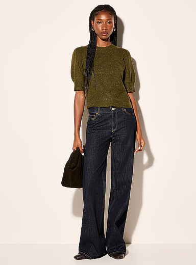 Short puff-sleeve sweater