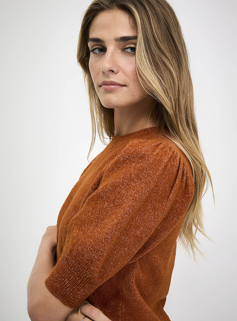 Ic&ocirc;ne: Le chandail manches courtes bouffantes Assorti pour femme