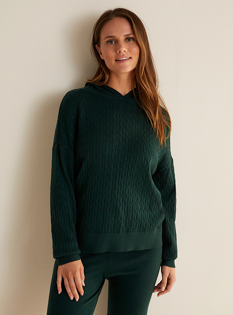 Miiyu: Le chandail à capuche tricot mailles torsadées Vert foncé-mousse-olive pour femme