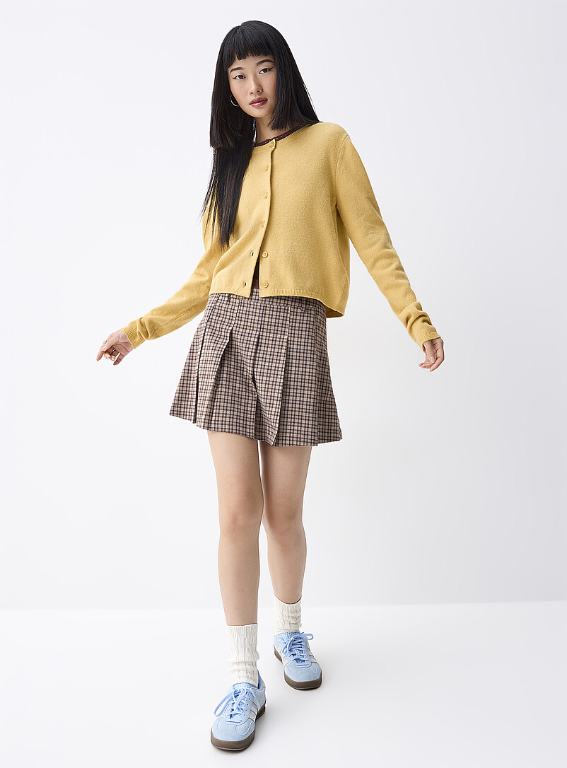 Twik: Le cardigan carr&eacute; &agrave; col rond Jaune pour femme