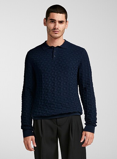 Le polo tricot g&eacute;o textur&eacute;
