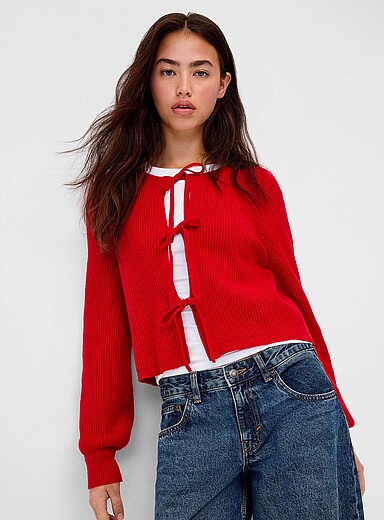 Le cardigan c&ocirc;tel&eacute; trois boucles