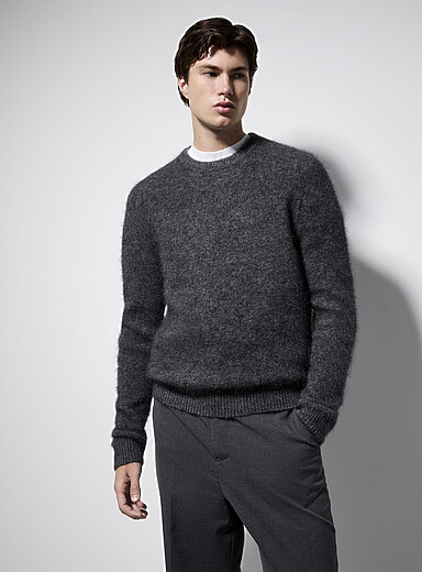 Le chandail tricot poilu laine d'alpaga