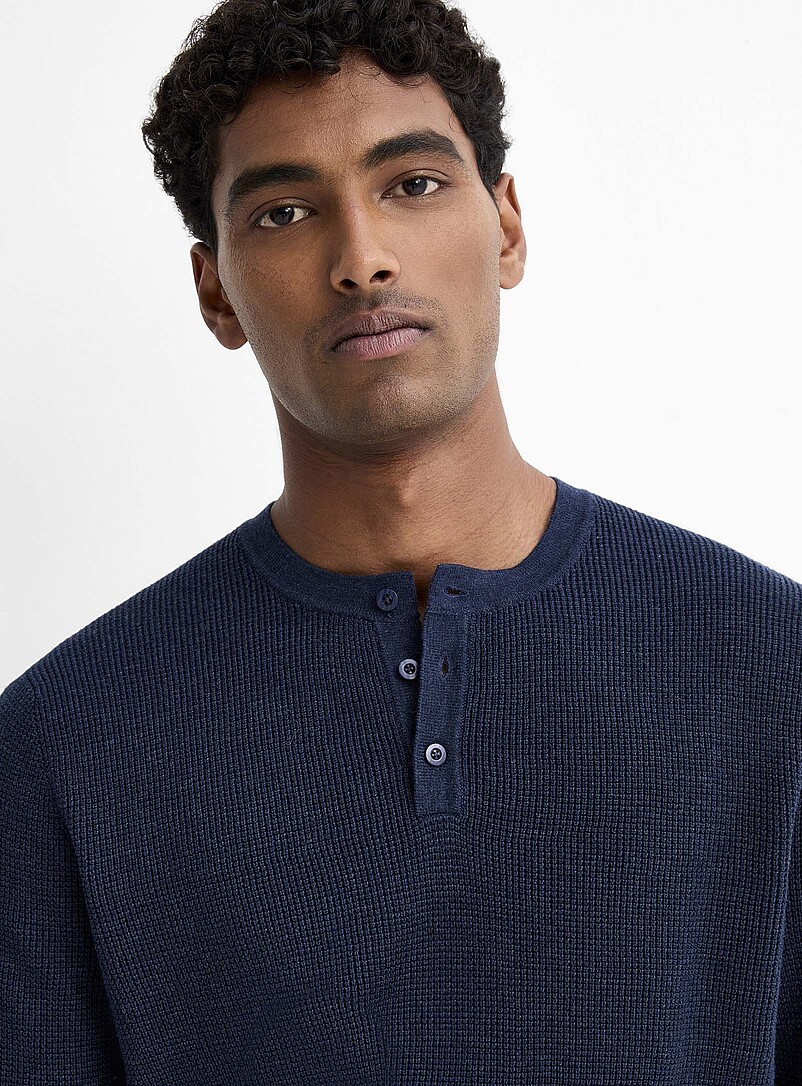 Le 31: Le chandail henley tricot gaufr&eacute; Charbon pour homme