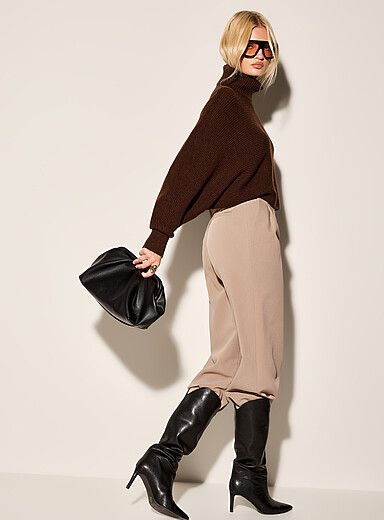 Ic&ocirc;ne Chocolate/Espresso Batwing sleeves cropped turtleneck sweater for women