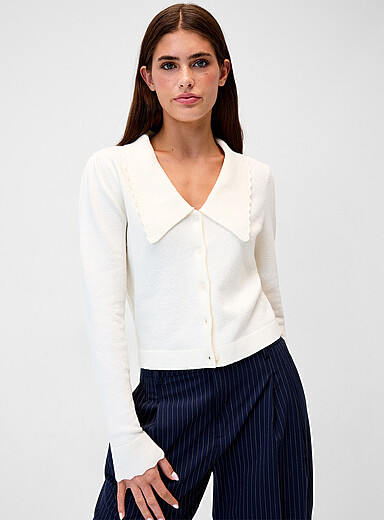 Le cardigan col Claudine festonn&eacute;