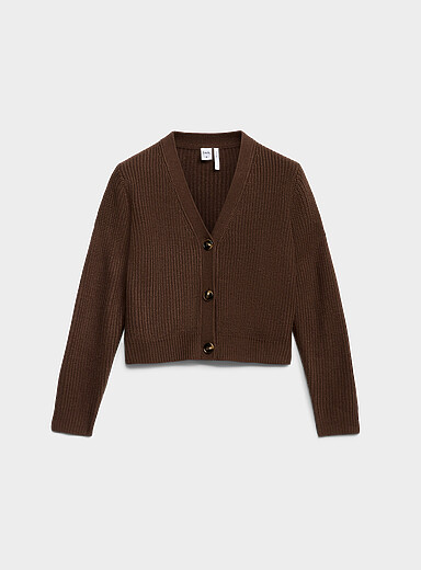 Le cardigan c&ocirc;tes perl&eacute;es gros boutons