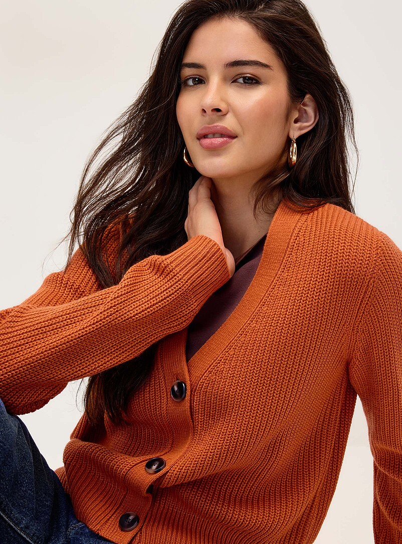 Twik: Le cardigan c&ocirc;tes perl&eacute;es gros boutons Vert assorti pour femme