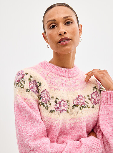 Contemporaine Pink Roses jacquard fuzzy sweater for women