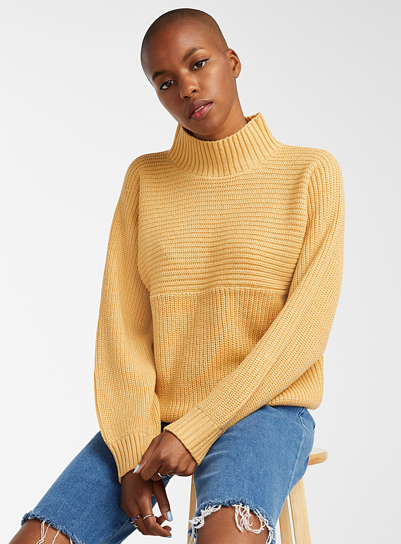 Women's Turtlenecks and Mock Necks 