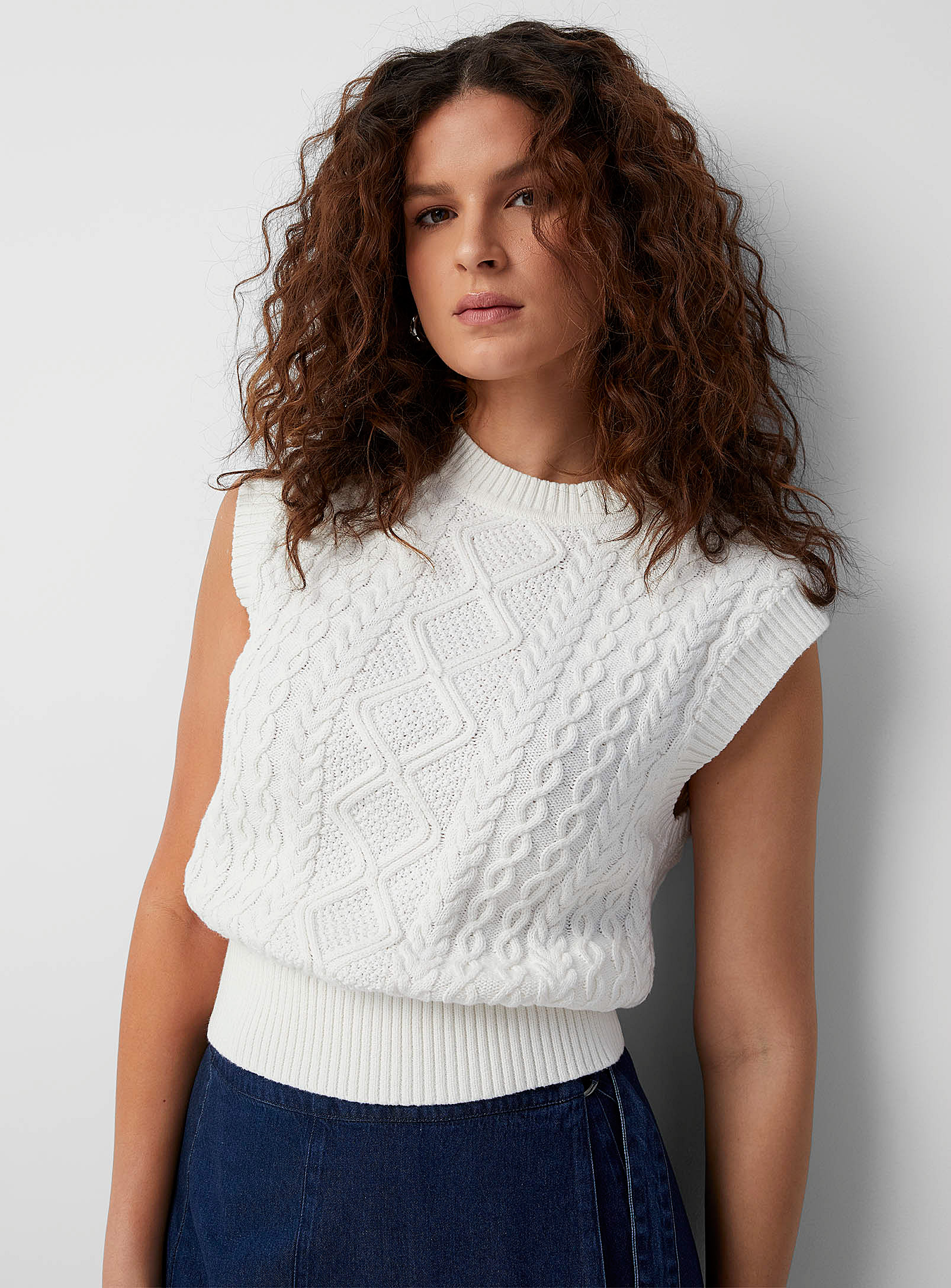 Contemporaine Twisted Cable Sweater Vest In Ivory White