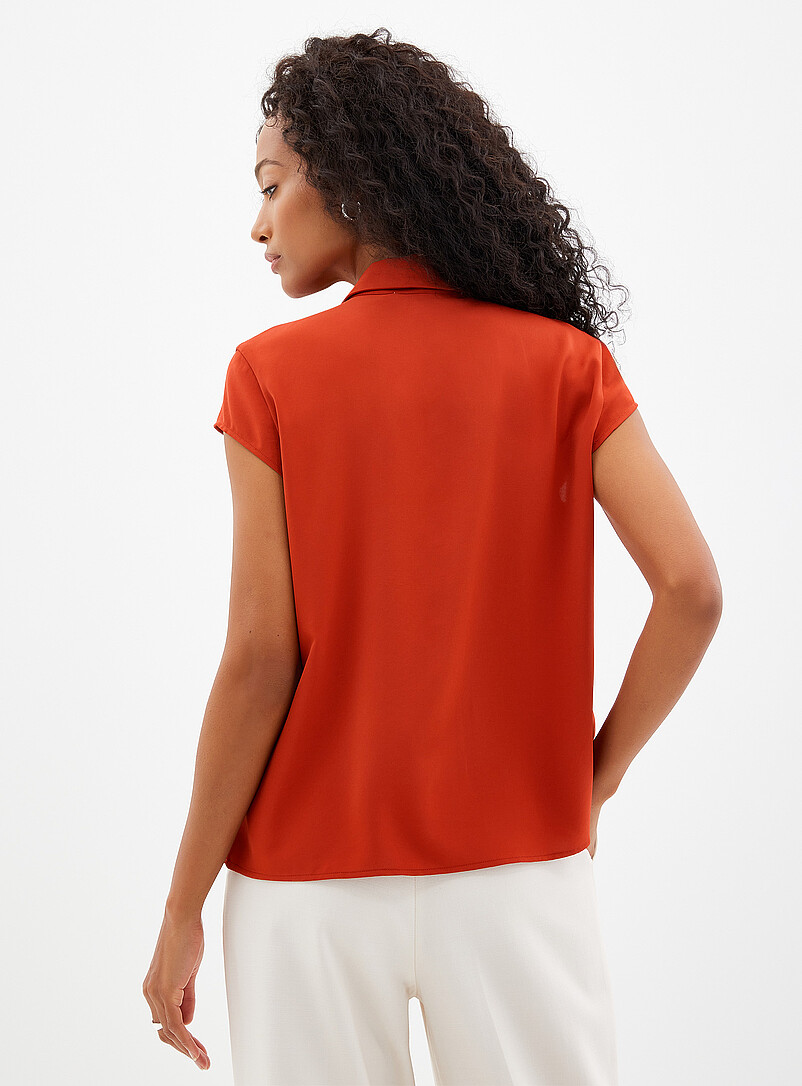 Contemporaine: La chemise soyeuse &agrave; mancherons Blanc cass&eacute; pour femme
