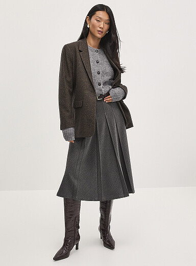 Pleated belted flared skirt