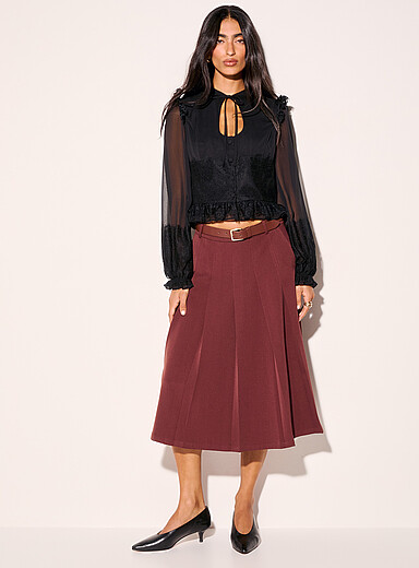 Pleated belted flared skirt