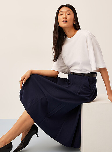 Pleated belted flared skirt