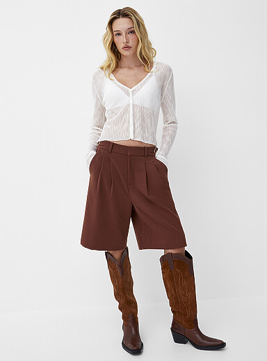 Buckle side-strap pleated Bermuda short