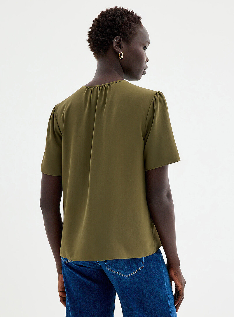 Contemporaine White Slit-collar flowy crepe blouse for women