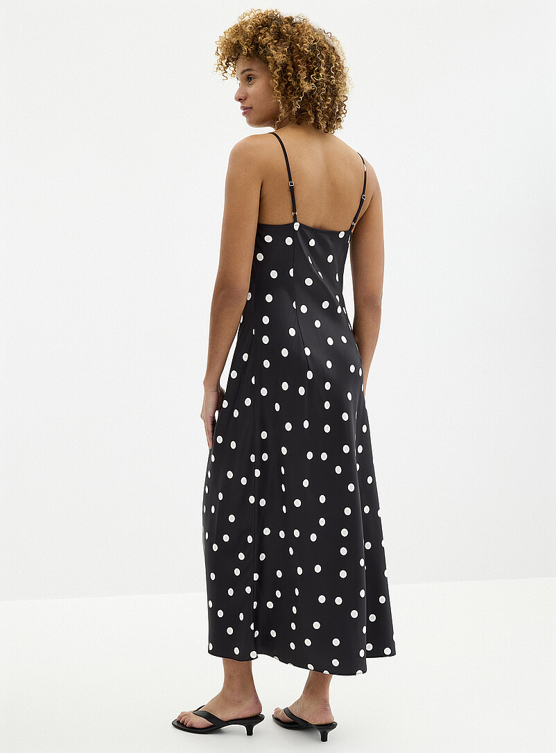 Contemporaine: La robe satin&eacute;e &agrave; pois col b&eacute;nitier Noir &agrave; motifs pour femme