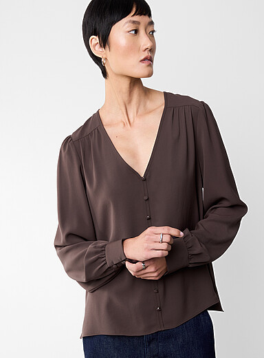 Contemporaine Chocolate/Espresso Ruched details V-neck blouse for women