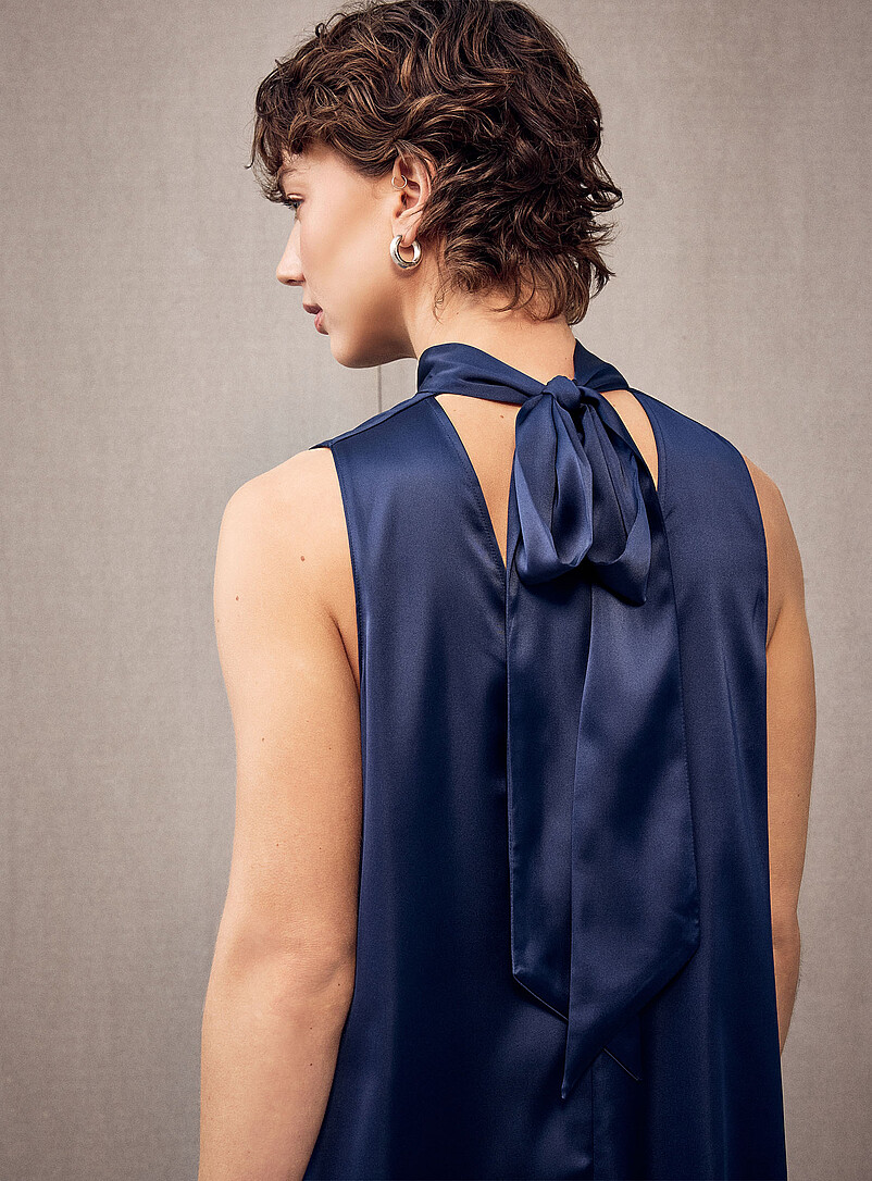 Tie-neck satiny dress product image 3