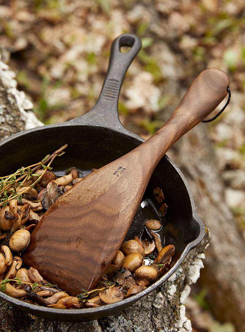 Beau Grain Walnut Functional beauty compact spatula