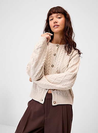 Le cardigan c&acirc;bles boutons marbr&eacute;s