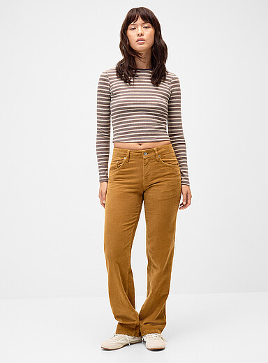 Le pantalon jambe droite velours c&ocirc;tel&eacute;