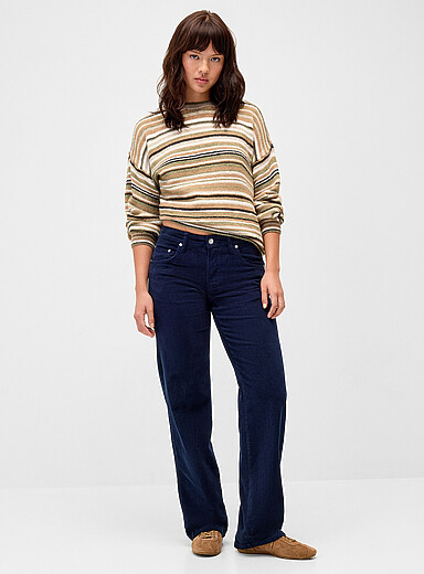 Le pantalon jambe droite velours c&ocirc;tel&eacute;
