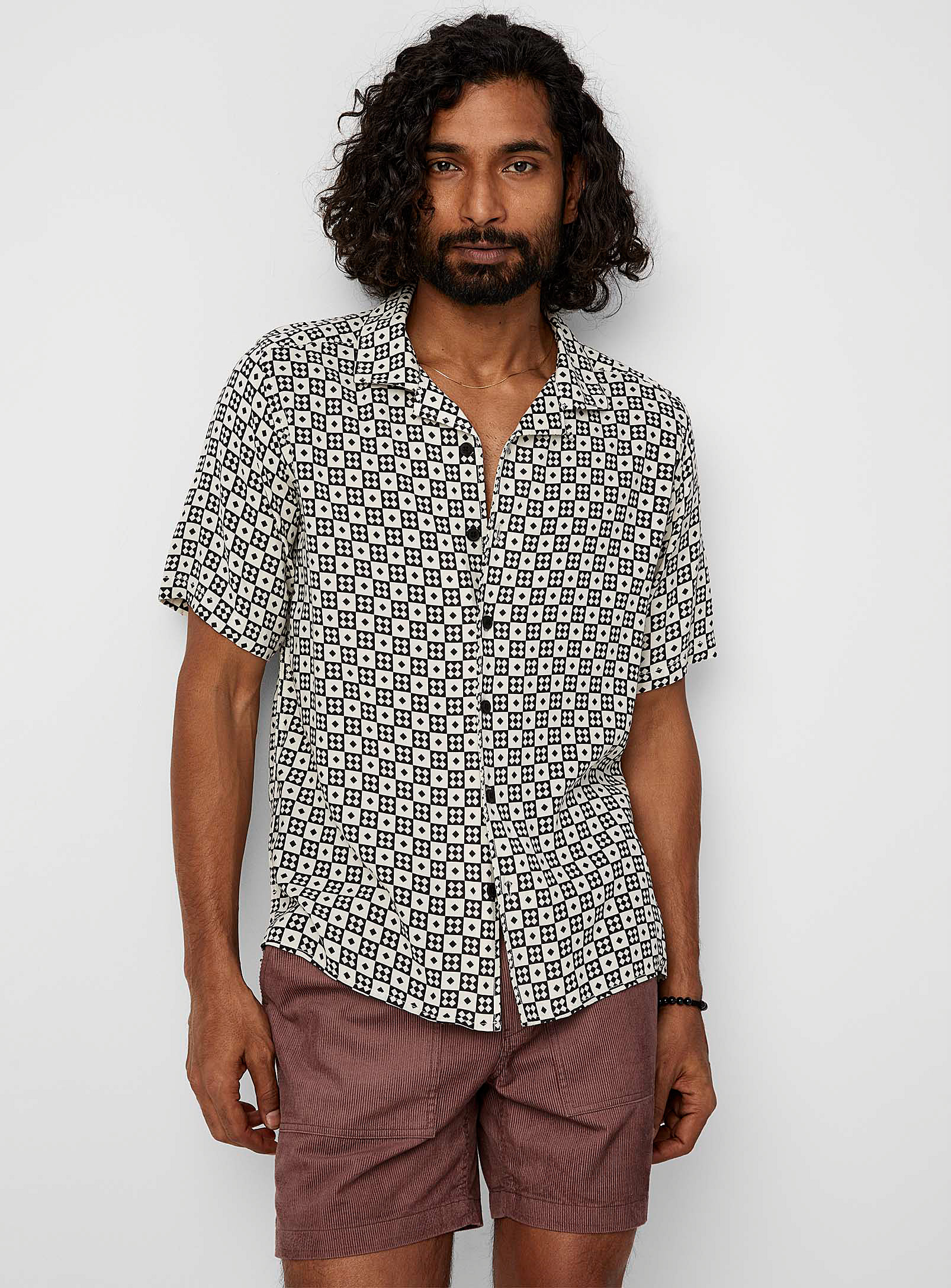 Le 31 Contrast Mosaic Camp Shirt Comfort Fit In Black