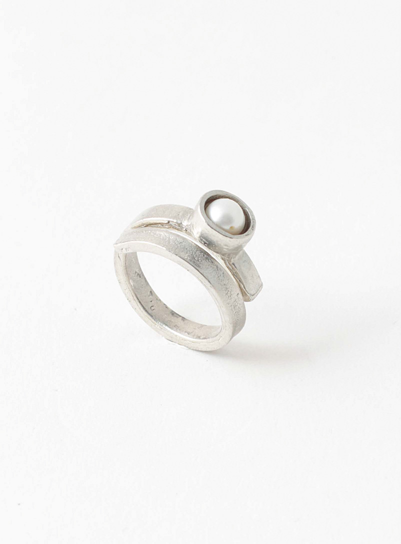 Anne-Marie Chagnon Pearly Beck ring