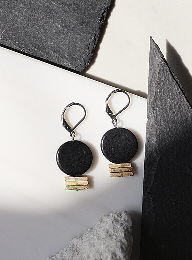 Les boucles d'oreilles Nemesia