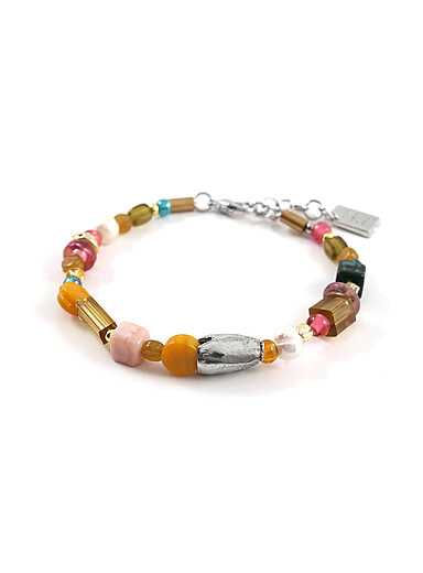 Anne-Marie Chagnon: Le bracelet billes color&eacute;es et perles Capella Rouge