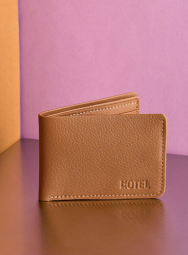 Bifold leather wallet