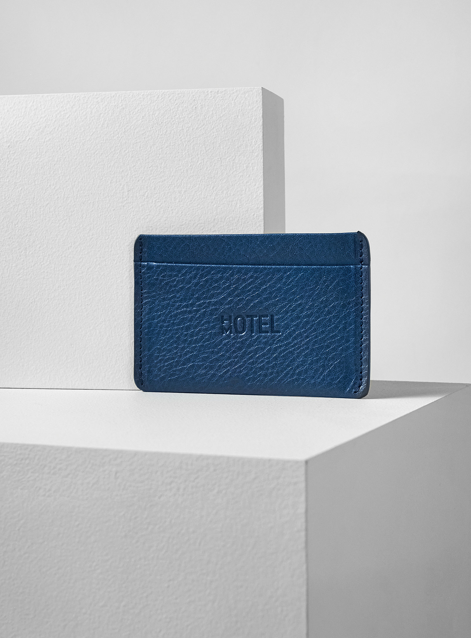 Hotelmotel Minimalist Leather Card Holder In Blue