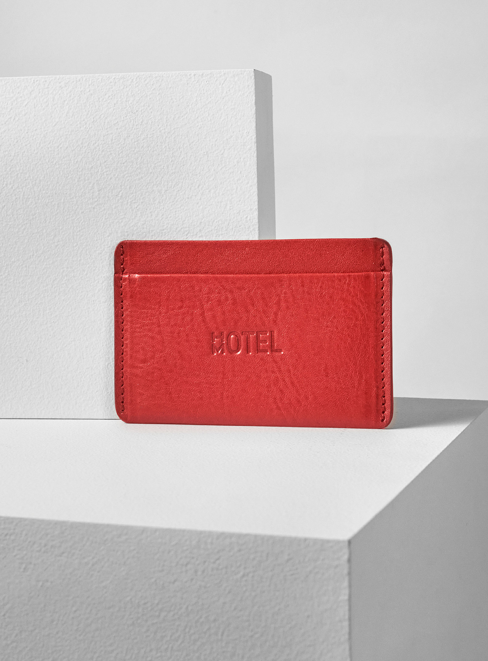 Hotelmotel Minimalist Leather Card Holder In Red