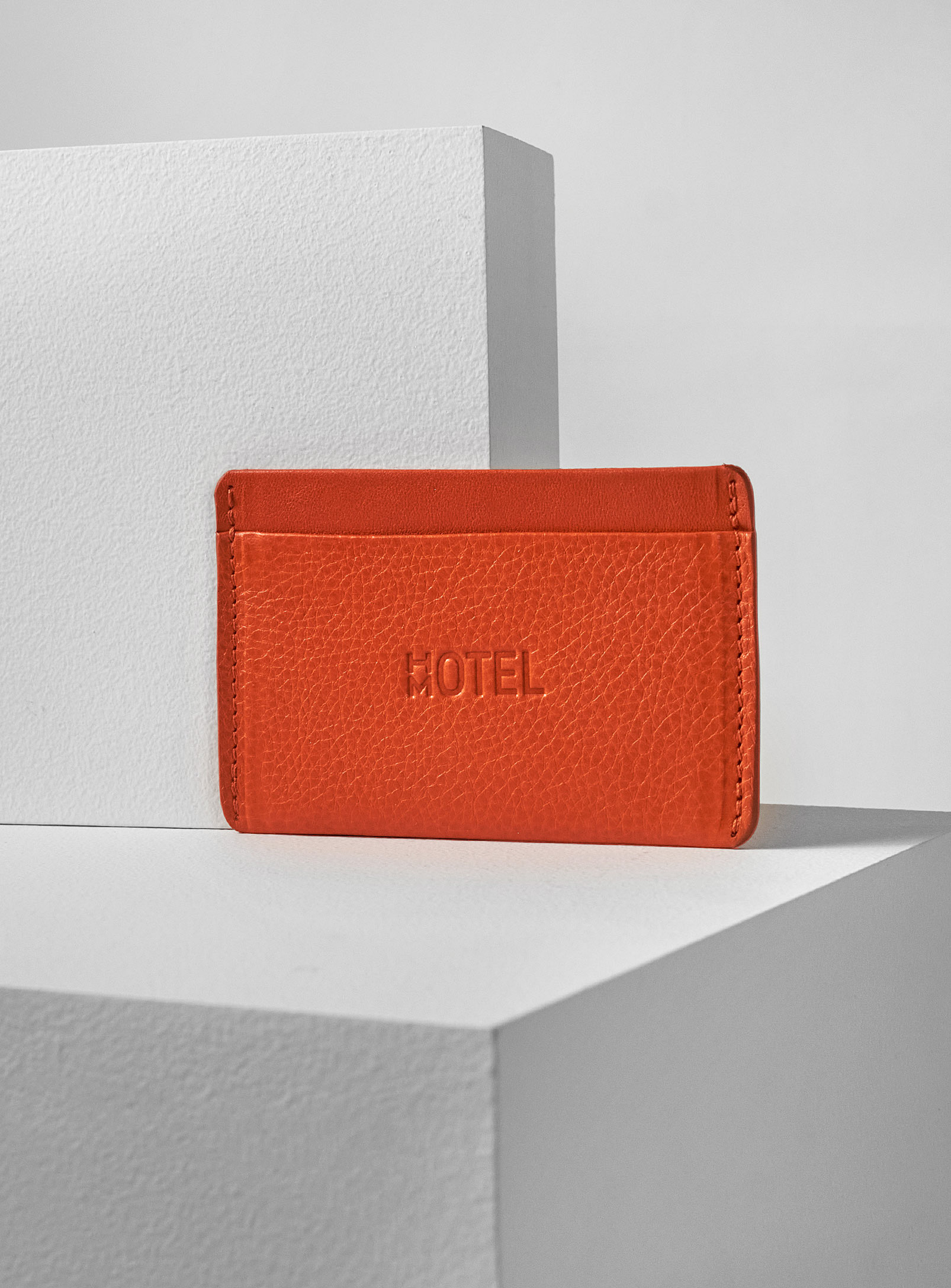 Hotelmotel Minimalist Leather Card Holder In Orange