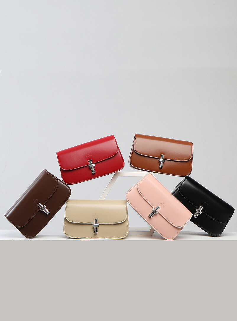Uppdoo Ivory/Cream Beige Aura sling bag